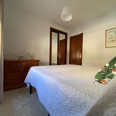 Apartamento Familiar En Barrio Reina Victoria Huelva Exterior photo