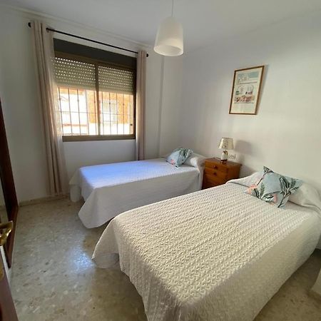 Apartamento Familiar En Barrio Reina Victoria Huelva Exterior photo