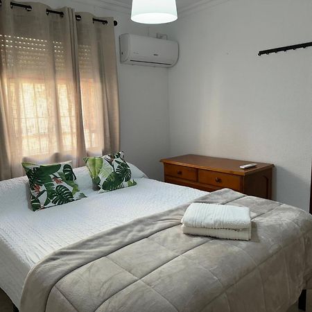 Apartamento Familiar En Barrio Reina Victoria Huelva Exterior photo