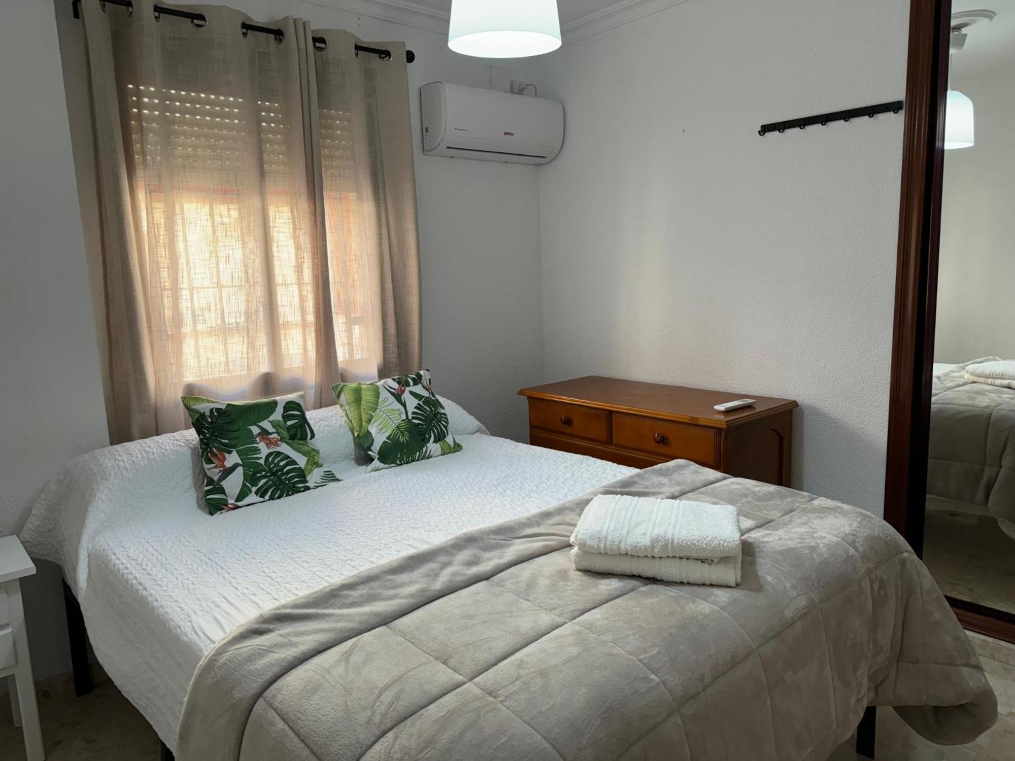 Apartamento Familiar En Barrio Reina Victoria Huelva Exterior photo